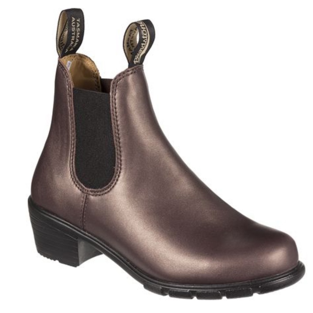 NWOT Blundstone #1963 Chelsea Boots in Bronze